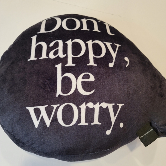 Market SMILEY® SMILEY DON’T HAPPY BE WORRY PILLOW Market Studio NEW! - Picture 7 of 11